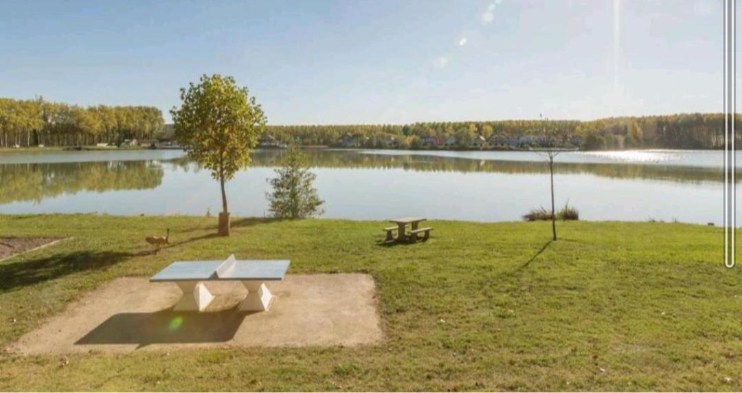 Appartement Au Calme Face Au Lac Marciac Dış mekan fotoğraf